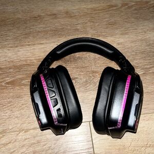 Logitech G935 Wireless 7.1 Gaming Headset RGB (No USB/No Accessories) Works
